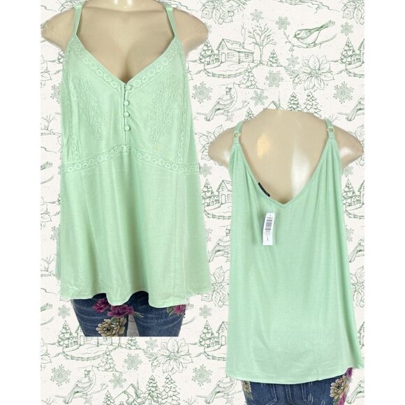 Torrid Plus 5 Mint Green Floral Lace Detail V-Neck Adjustable Strap Camisole - Picture 1 of 5